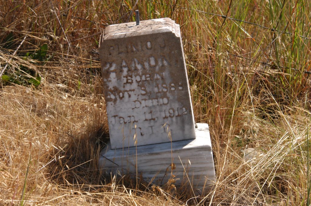 headstone24.jpg